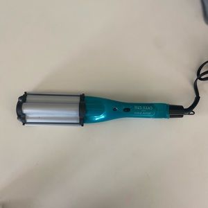 Bedhead waver and straightening brush